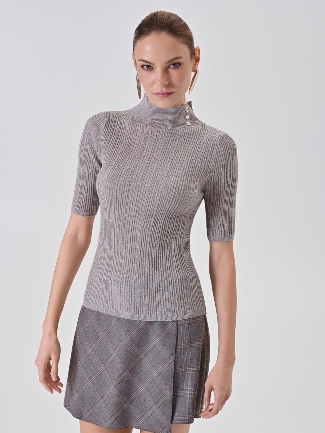 Maglia lupetto platino in lurex a costine in_i7