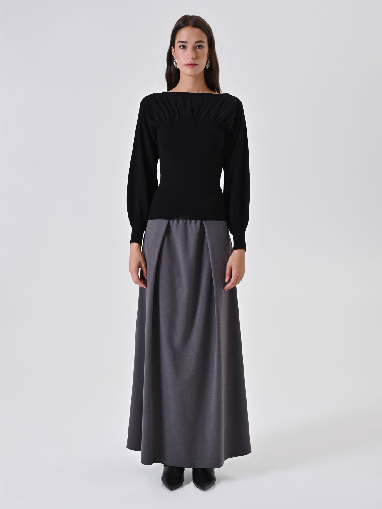 Schlauchpullover mit weitem drapiertem Ausschnitt det_1