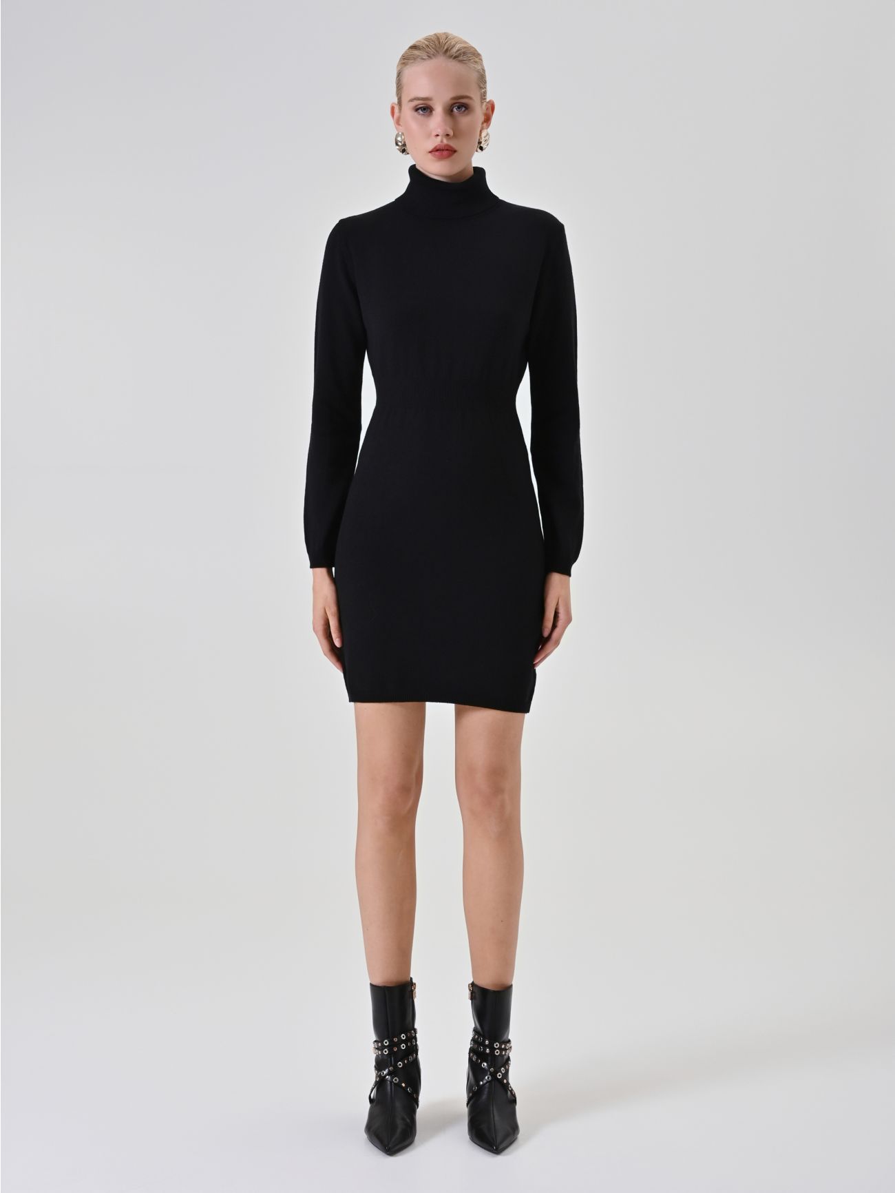 Black turtleneck knit dress det_1