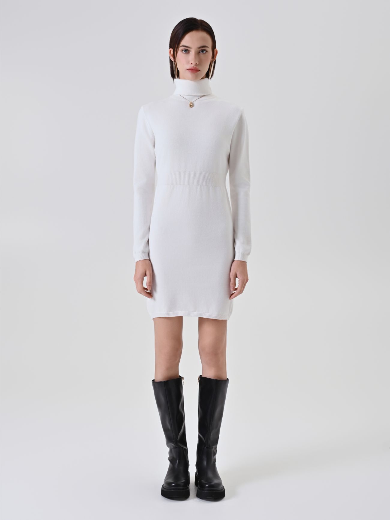 Robe fourreau en maille crème det_1