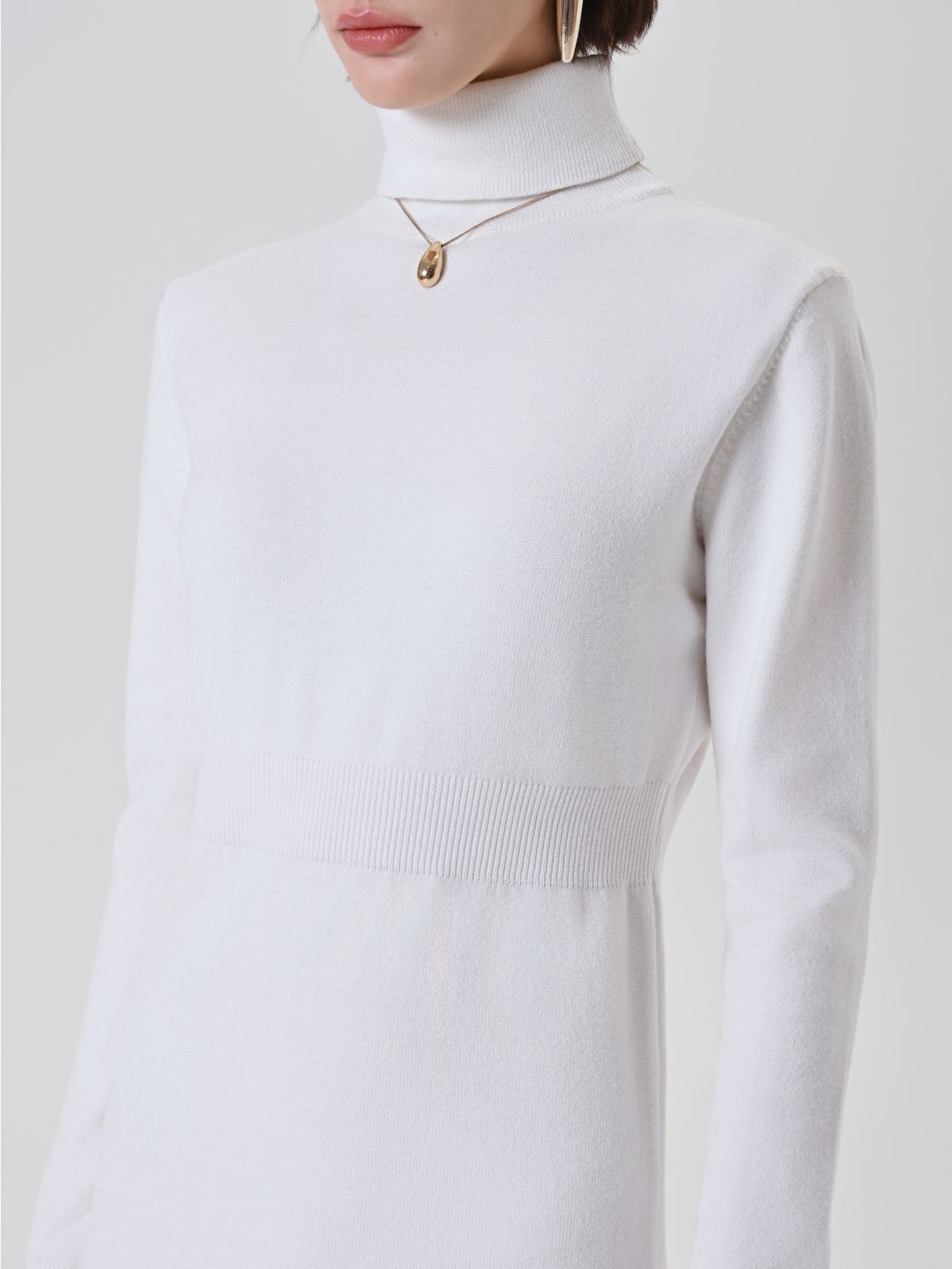 Robe fourreau en maille crème in_i5