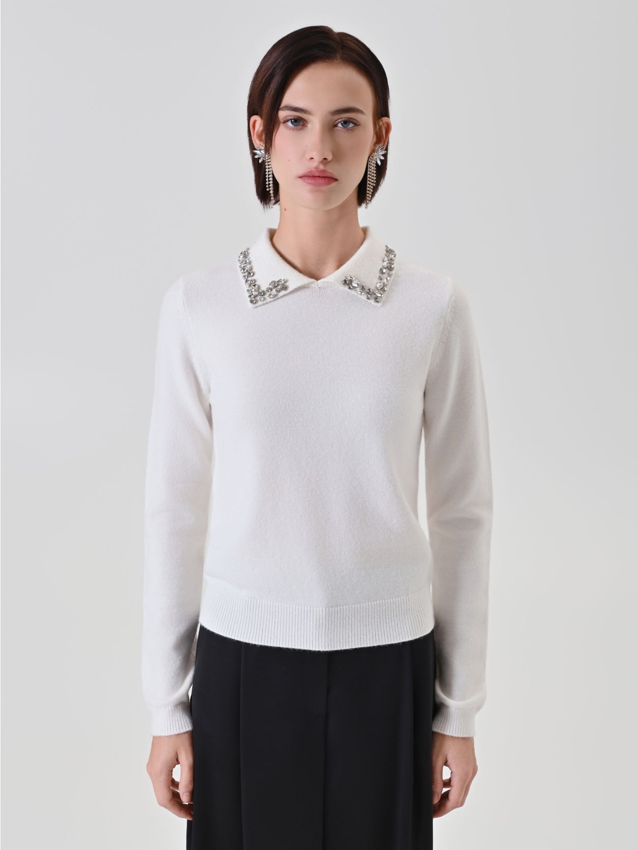 Pull blanc cassé à col bijou 2 Rinascimento Pull blanc cassé à col bijou det_2