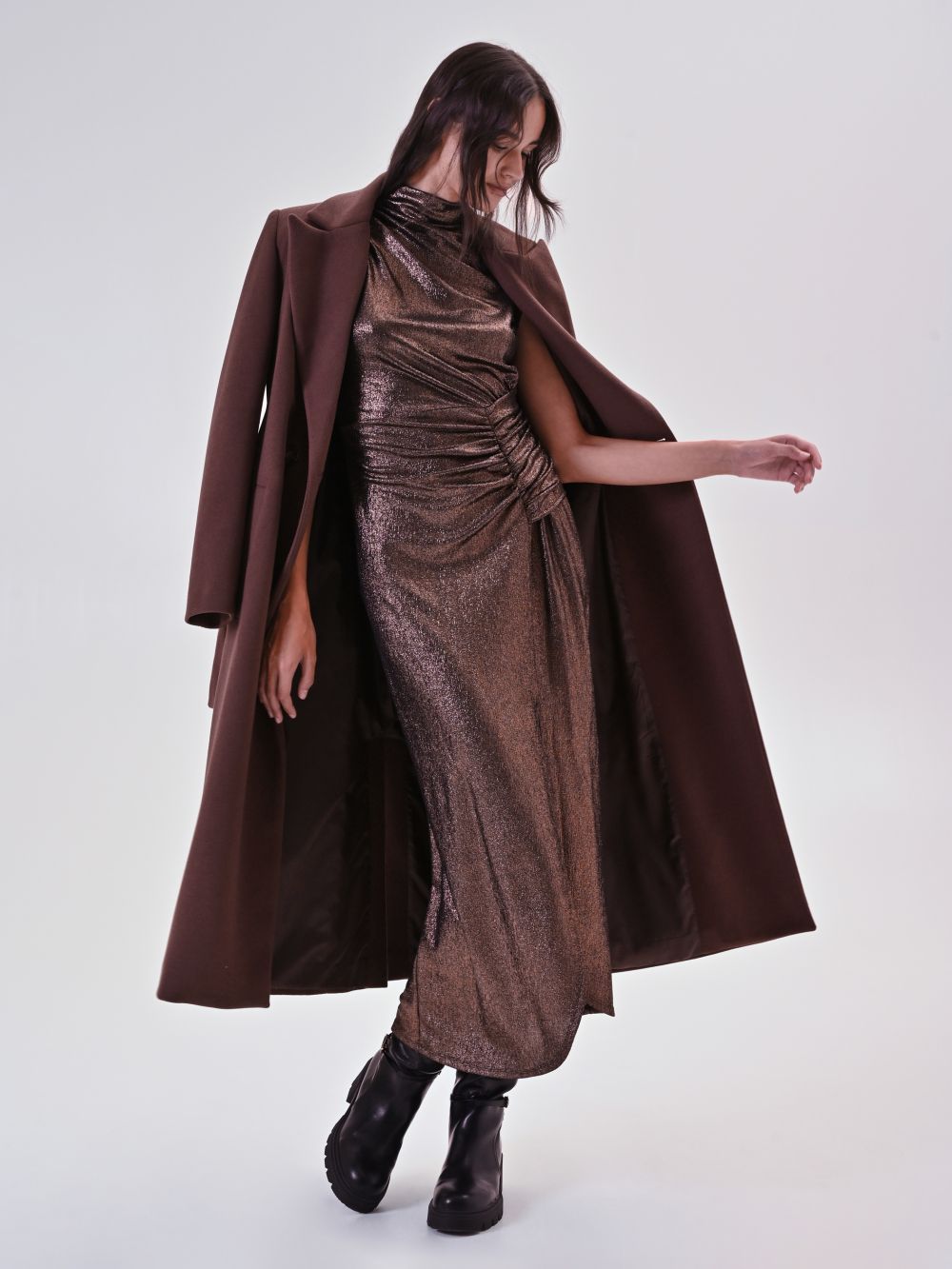 Abito Drappeggiato in Maglia Laminata Bronzo