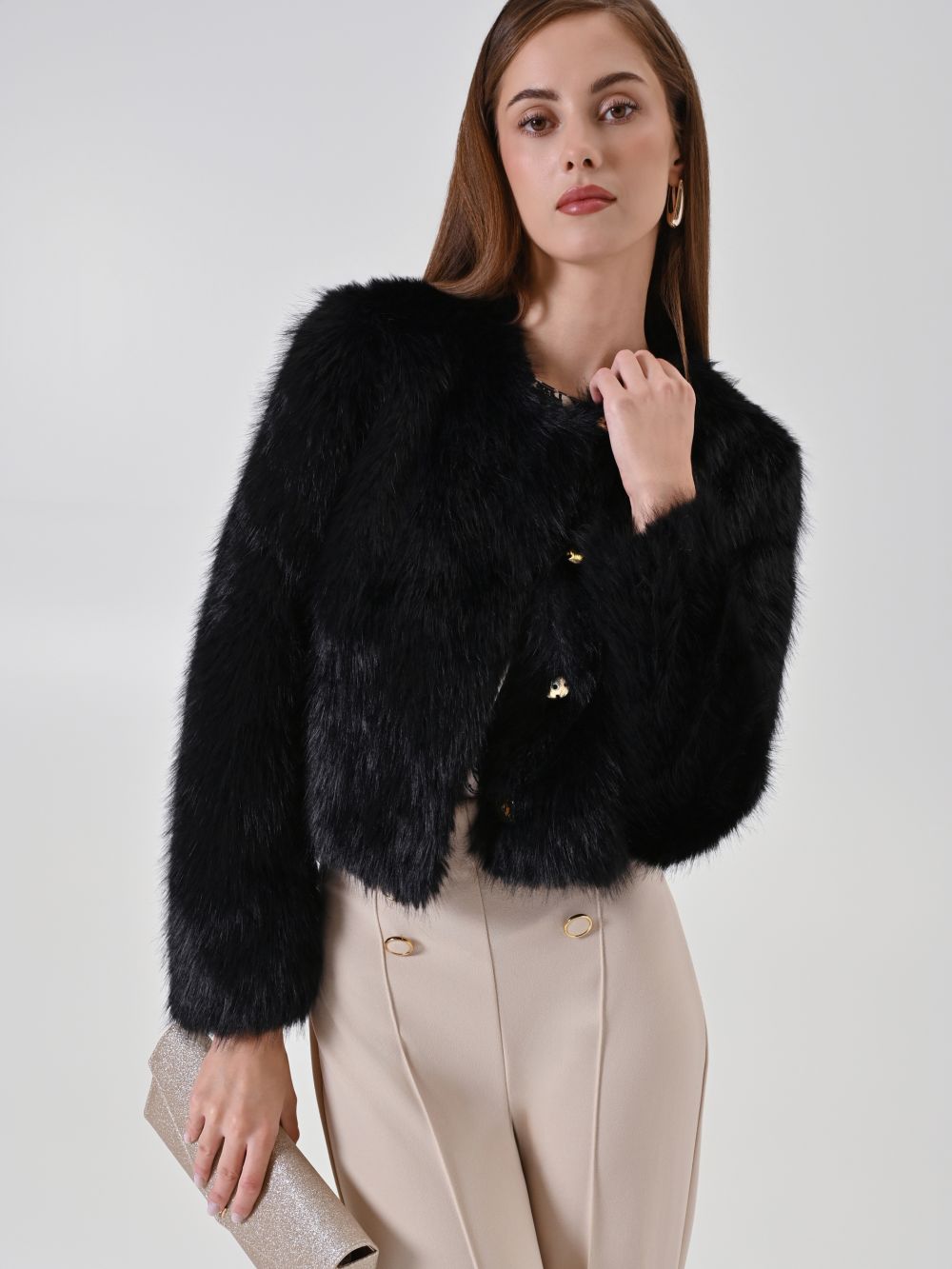Kurzer schwarzer Webpelzmantel