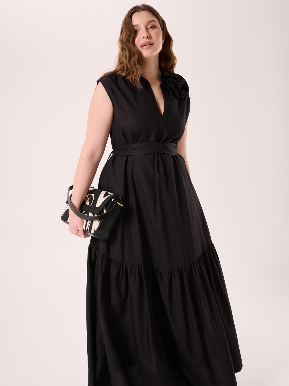Abito Curvy Nero in Lino Viscosa