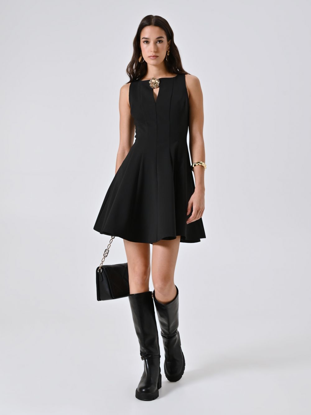 Vestido de vuelo negro