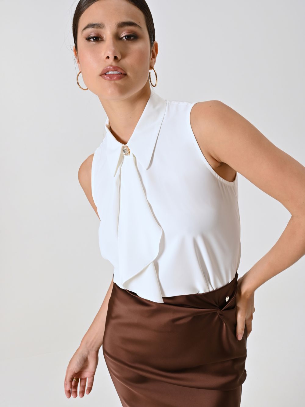 Camicia Smanicata con Rouche Bianca