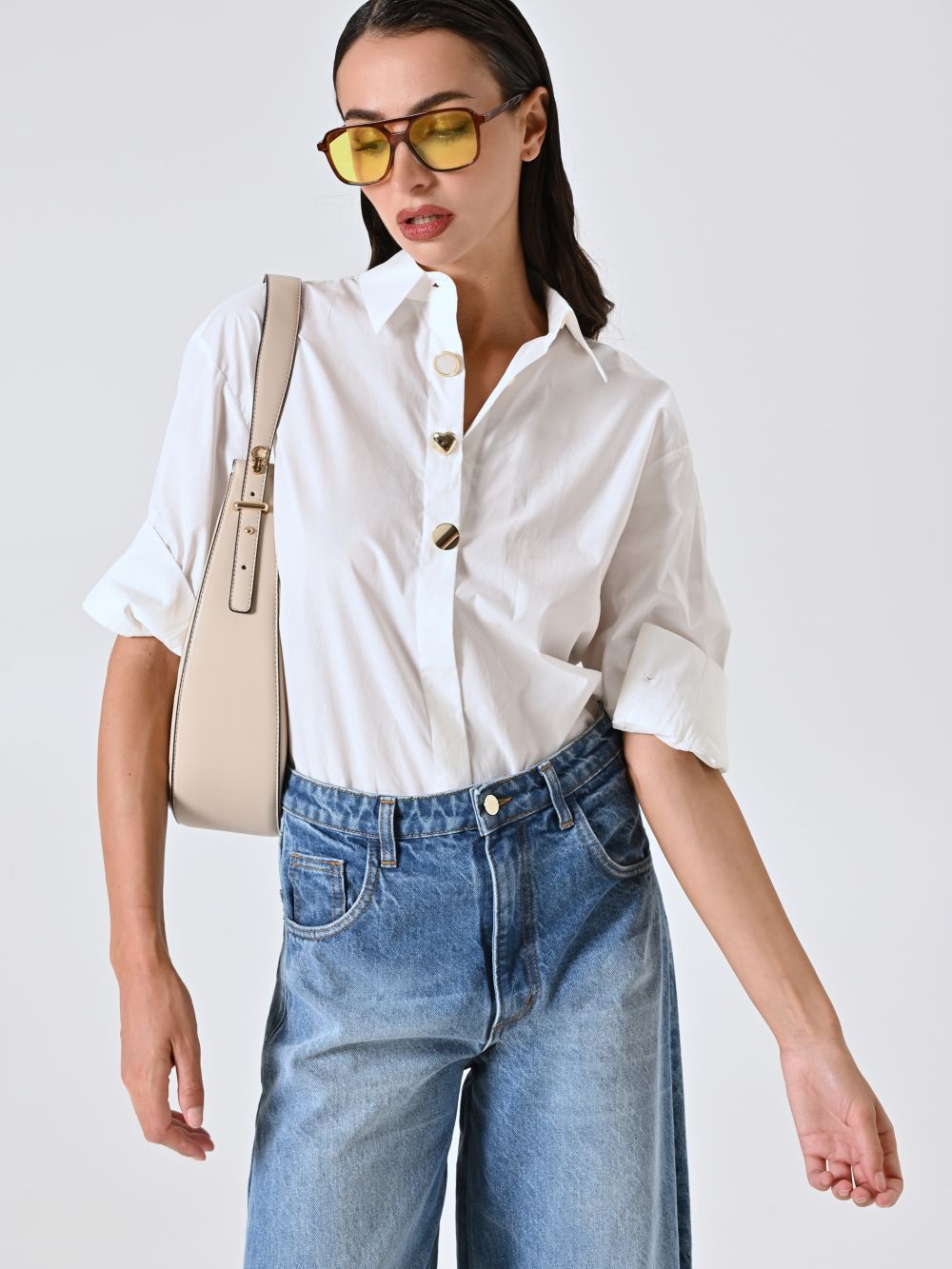 Camicia Bianca Over con Bottoni Gioiello