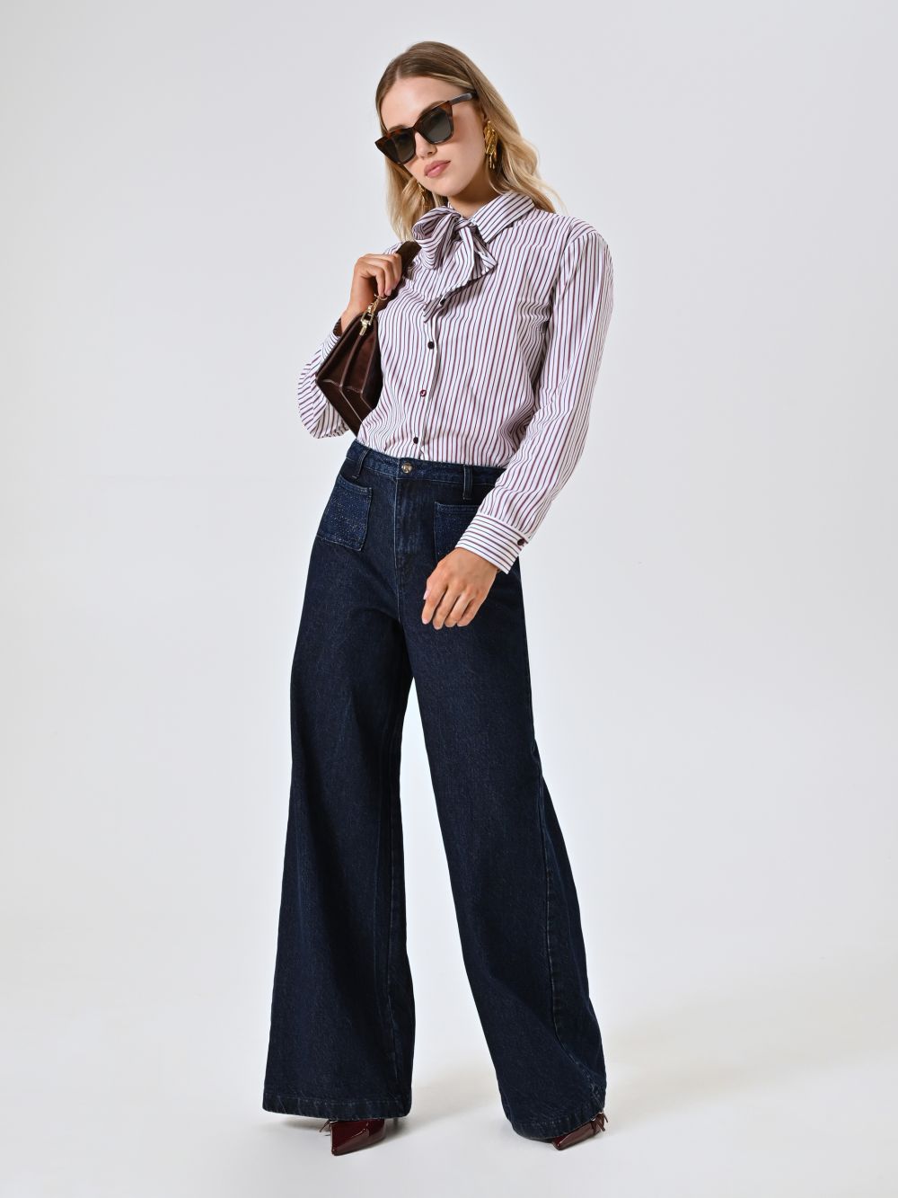 Jeans mit weitem Bein und Lurex-Details