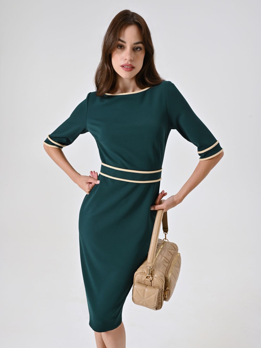 Abito Verde in Scuba Mano Crepe con Piping