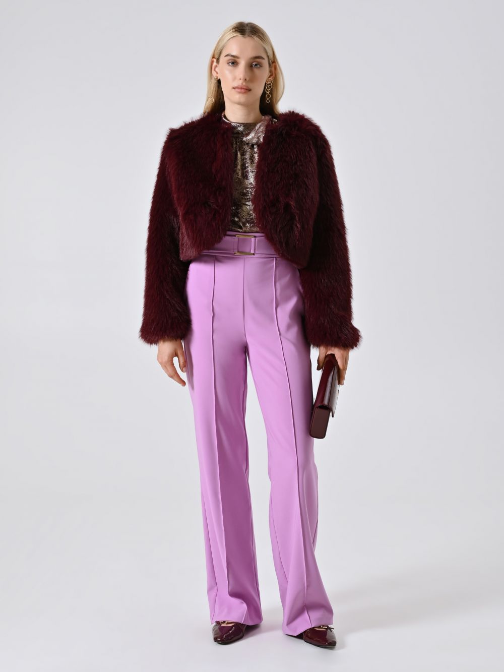 Pantalon rose orchidée en tissu technique avec boucle géométrique