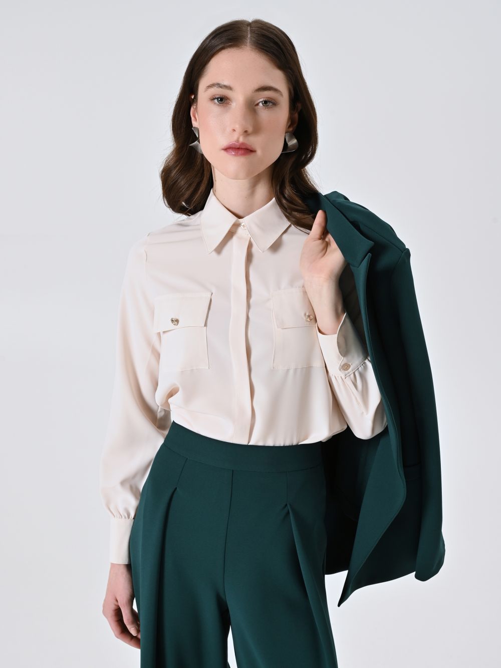 Camicia Bianca con Utility Pockets