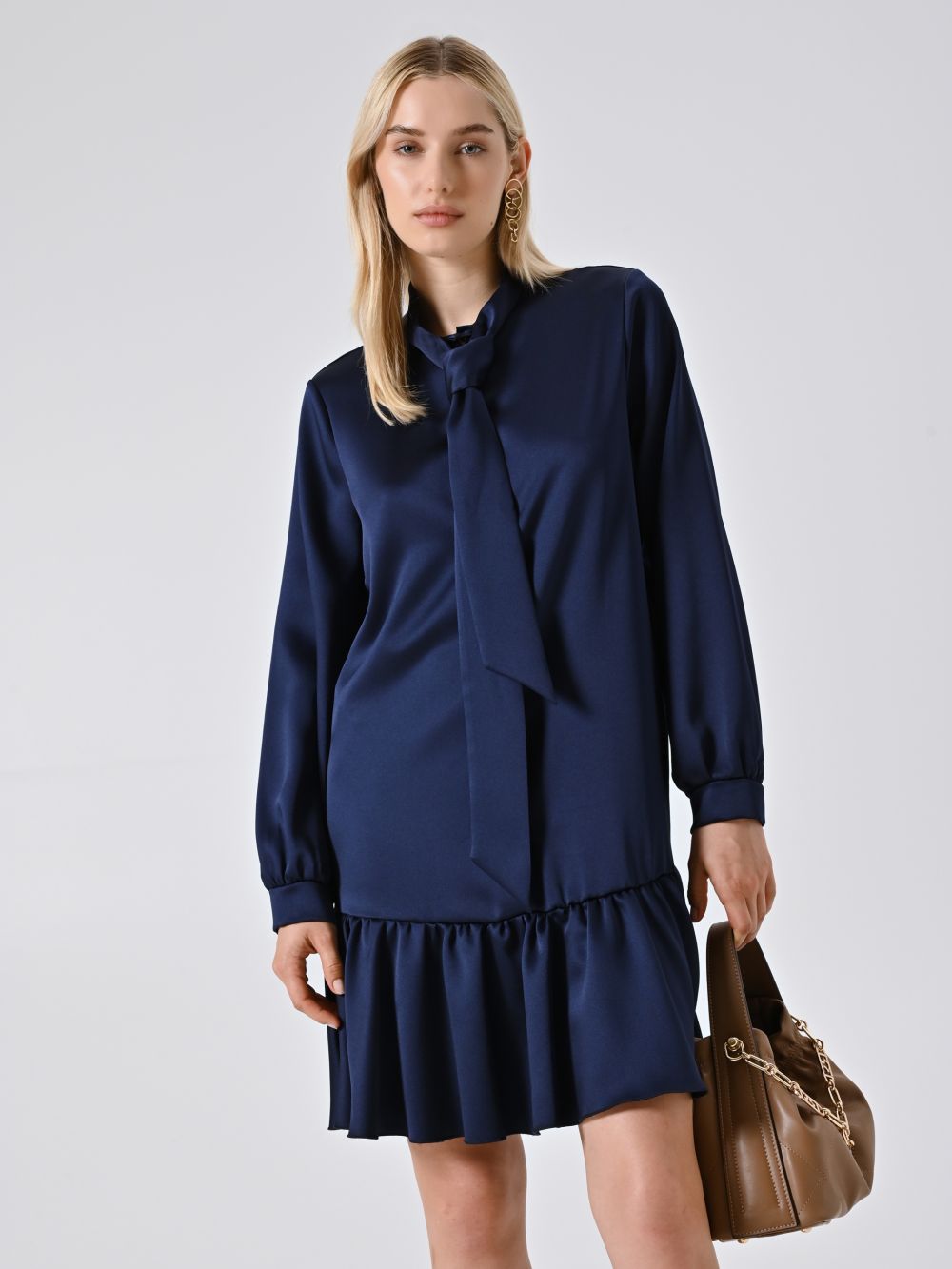 Chemisier in Raso con Fiocco Blu 