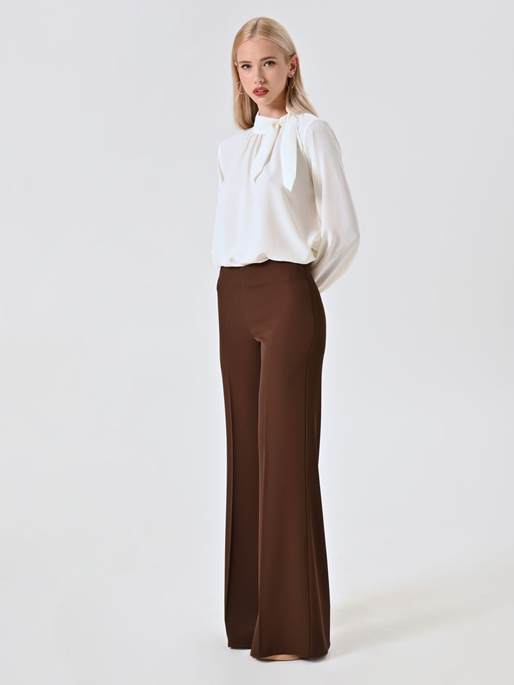 Pantalón amplio marrón chocolate