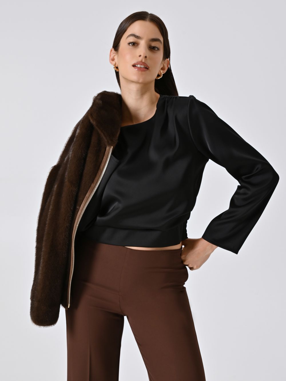 Blusa Nera con Spalline in Raso