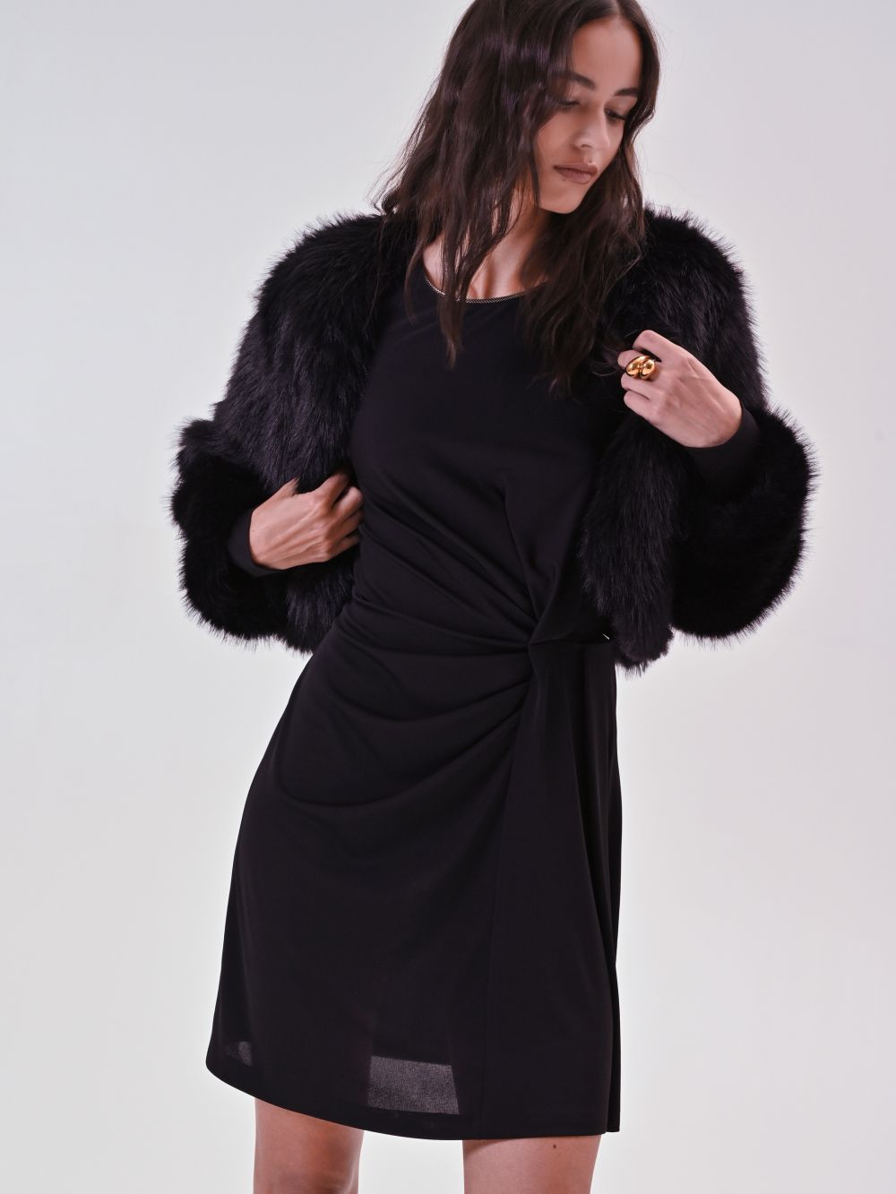 Abito Nero Stretch con Drappeggio