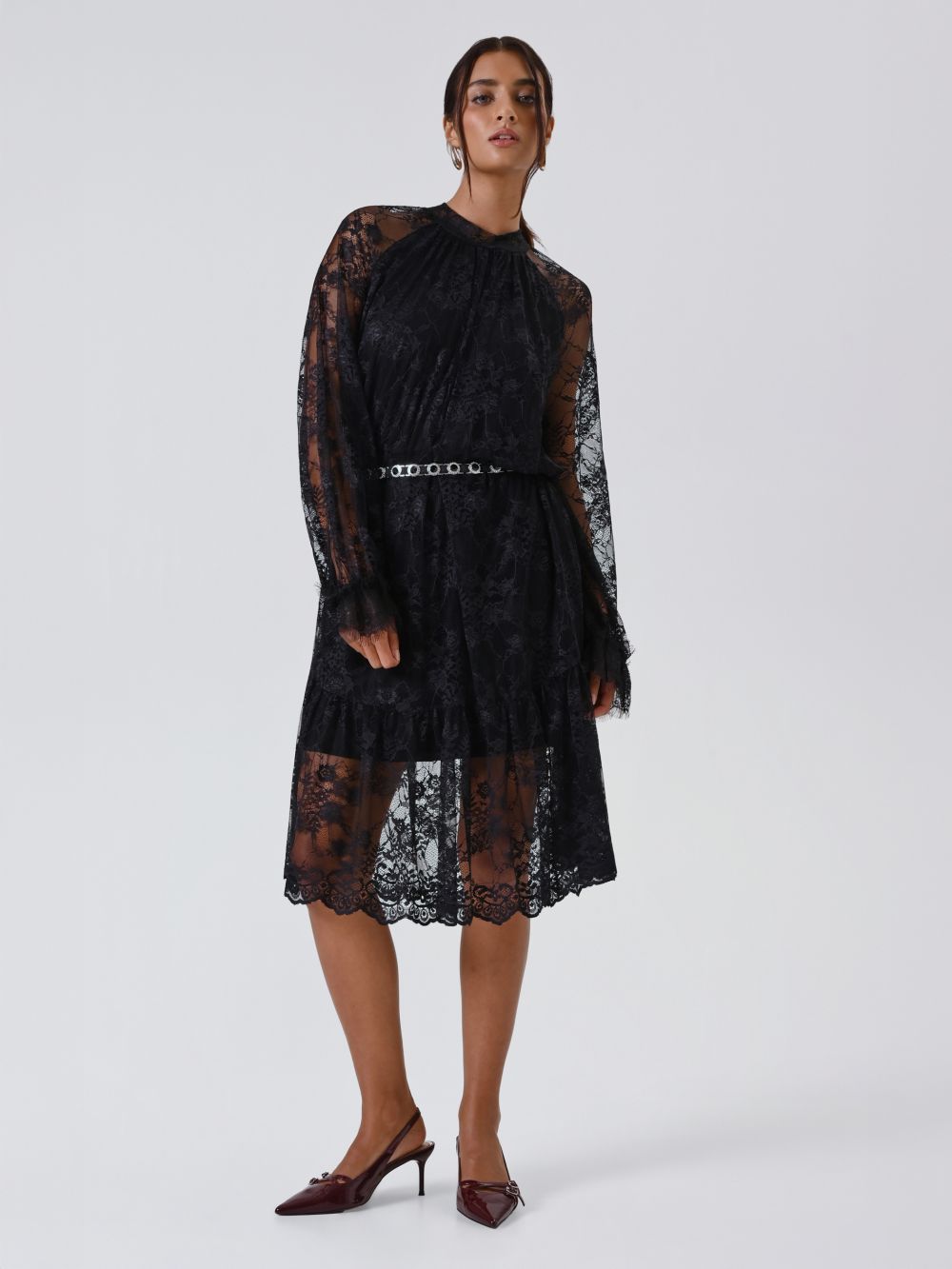 Abito Nero in Pizzo
