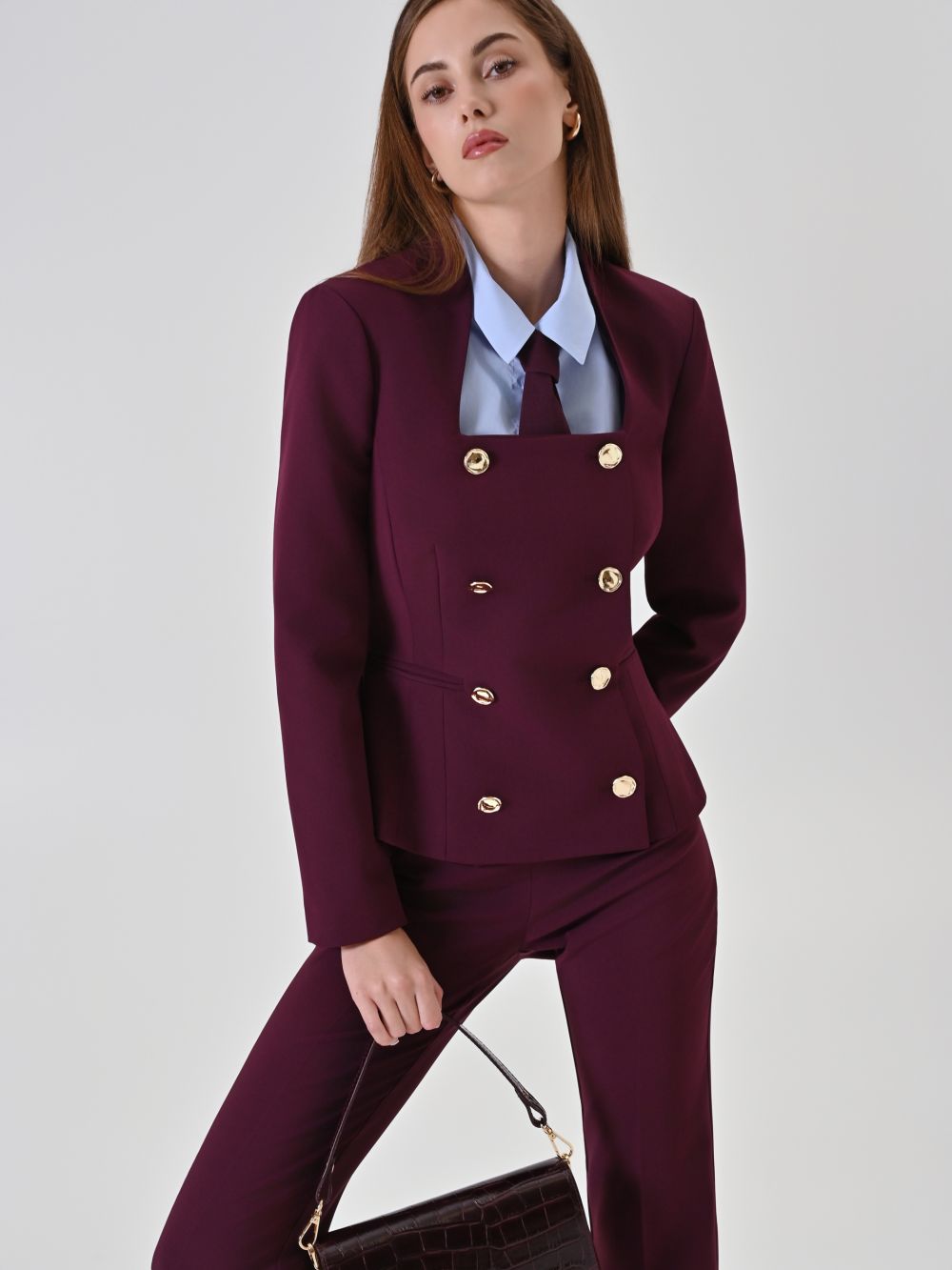 Zweireihiger Blazer in Bordeauxrot mit Karree-Ausschnitt