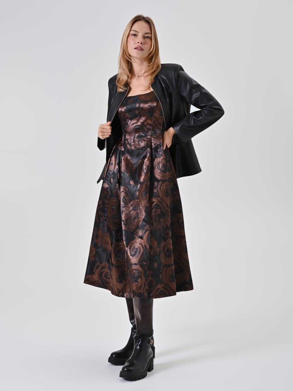 Abito jacquard floreale cioccolato