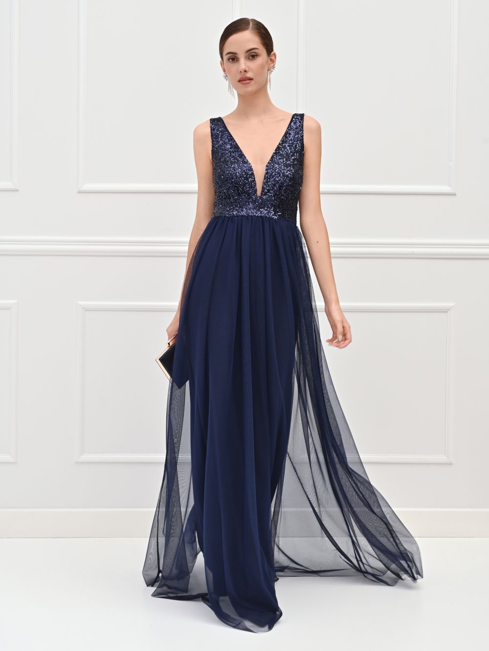 Abito lungo blu con corpetto ricamato in paillettes