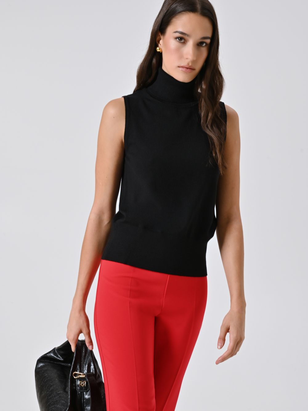 Schwarzer Rollkragenpullover aus Viskosemischung