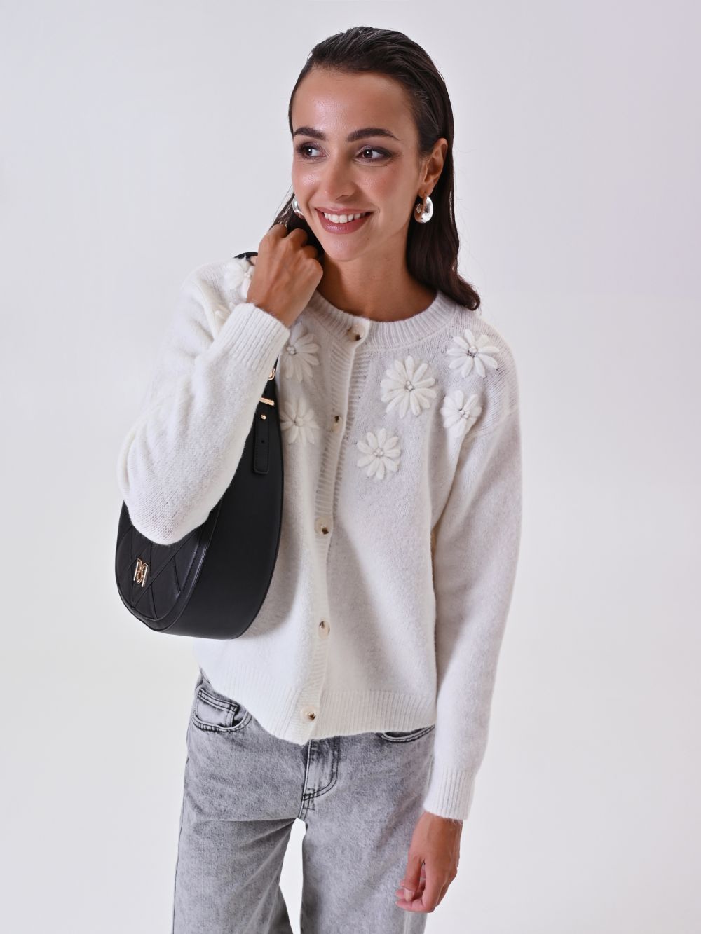 Weißer Cardigan mit Blumen