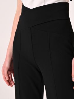 Pantaloni Neri con Incrocio in_i5