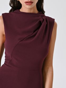 Midi-Kleid in Bordeaux mit Stehkragen 3 Rinascimento Midi-Kleid in Bordeaux mit Stehkragen in_i5