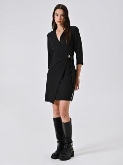 Wickelkleid mit Bändern aus Satin und Schmuckverzierung in Schwarz in_i7