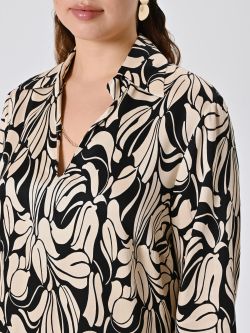 Curvy Black & White Floral Blouse in_i5