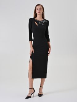 Black sheath dress with embroidered teardrop neckline in_i7