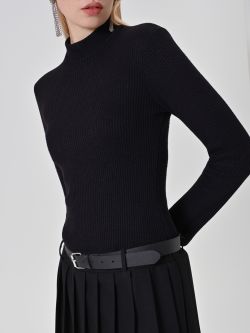 Black Dress with Pleated Skirt in_i5