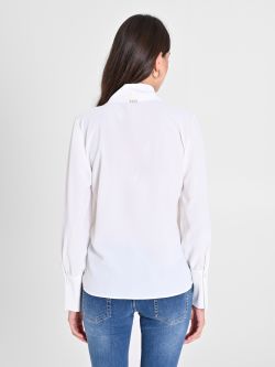 White Blouse in_i4