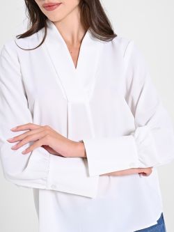 White Blouse in_i5