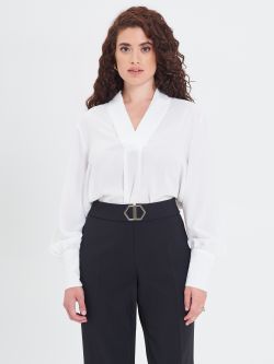 Curvy White Blouse det_3