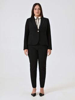 Curvy-Jacke mit einem Knopf in Schwarz det_1