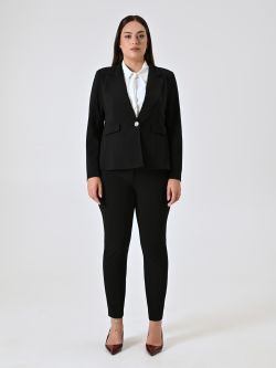 Curvy-Jacke mit einem Knopf in Schwarz det_1