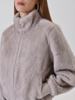 Hellgraue Bomberjacke aus Webpelz in_i5