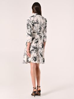 Hemdblusenkleid mit Blumenmuster in Schwarz & Weiß det_3