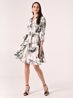 Hemdblusenkleid mit Blumenmuster in Schwarz & Weiß in_i7