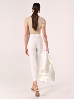 Pantalón blanco con botón recubierto det_3