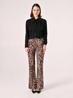 Blusa blanca con lazo y pinzas det_1