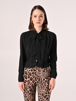 Blusa blanca con lazo y pinzas det_2