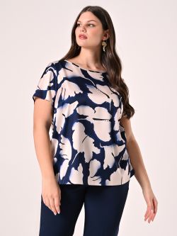 Curvy Floral Blouse in_i7