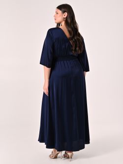 Curvy-Kleid in Blau aus Satin det_3