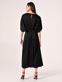 Abito Nero con Maniche Kimono det_3