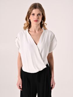 Blusa asimétrica blanca det_2