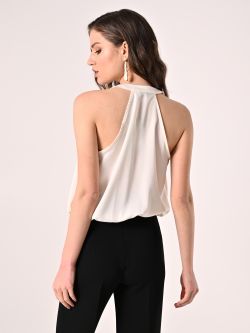 Top in Weiß aus Satin mit Neckholder-Ausschnitt det_3