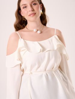 Curvy White Blouse with Thin Belt in_i5