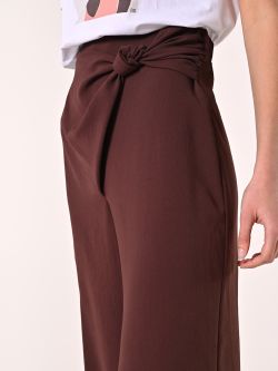 Textured Chocolate Trousers with Knot in_i5